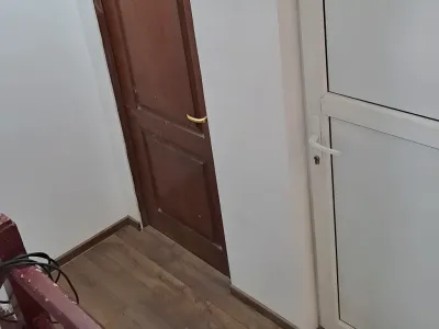 spatiu hol utilat apartament de vanzare cumparare Sector 4 București
